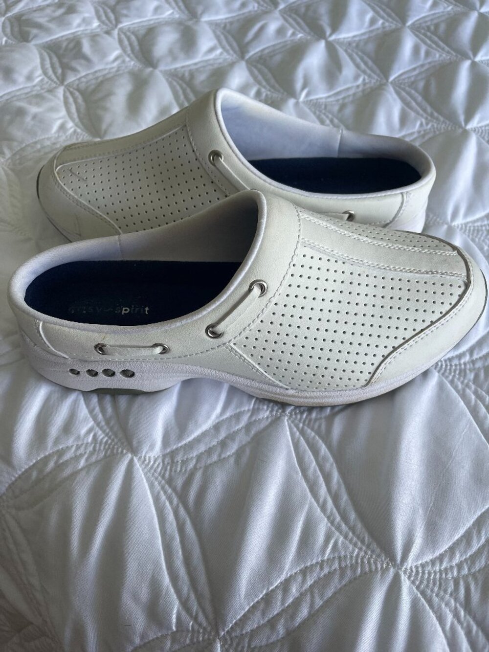 Easy Spirit Travel time White Mule Size 8.5 Wide